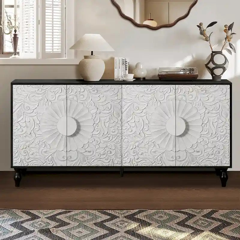 Meuble vintage sculpté symétrique avec cadre noir
